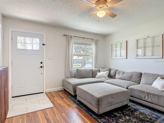 624 W NEW YORK AVENUE, Lake Helen, FL 32744