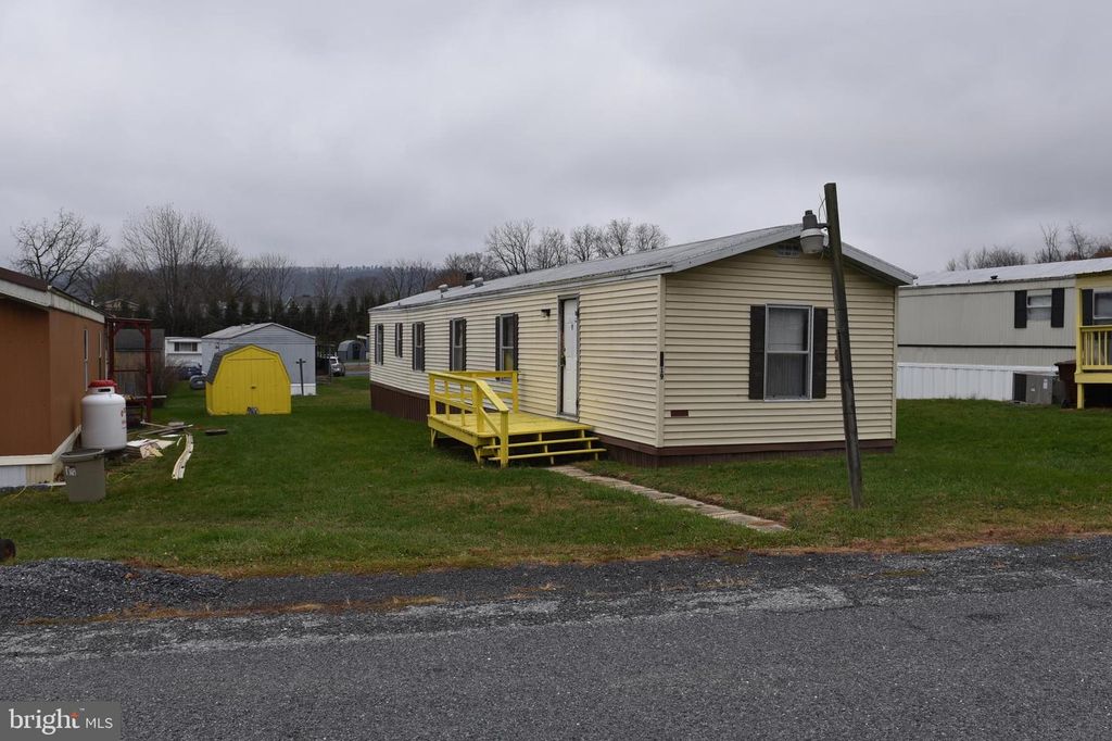 19 HILLSIDE ESTATES, Mcconnellsburg, PA 17233