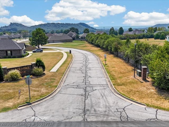 1607 Copper Ridge Drive, Fort Smith, AR 72916
