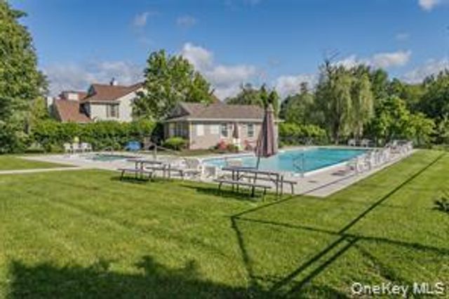 9 Olde Wagon Road, Warwick, NY 10990