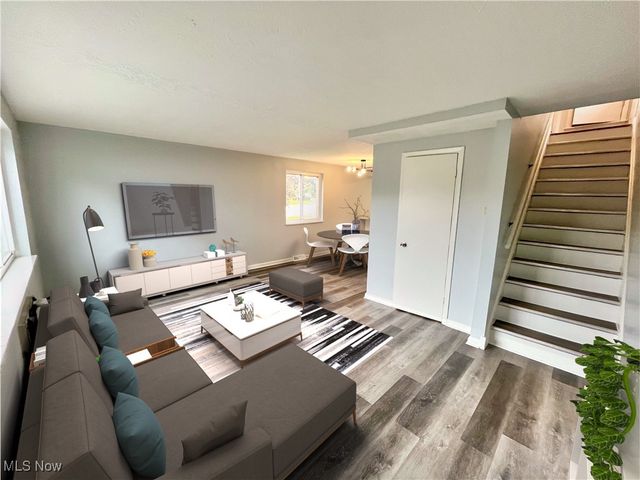 2868 Noble Road 9, Cleveland Heights, OH 44121