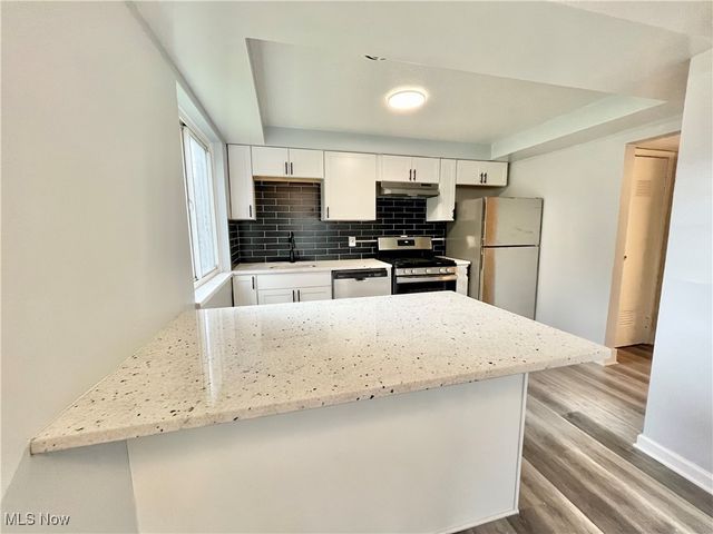 2868 Noble Road 9, Cleveland Heights, OH 44121