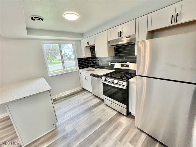 2868 Noble Road 9, Cleveland Heights, OH 44121