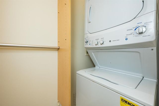 400 E Locust Street 207, Des Moines, IA 50309