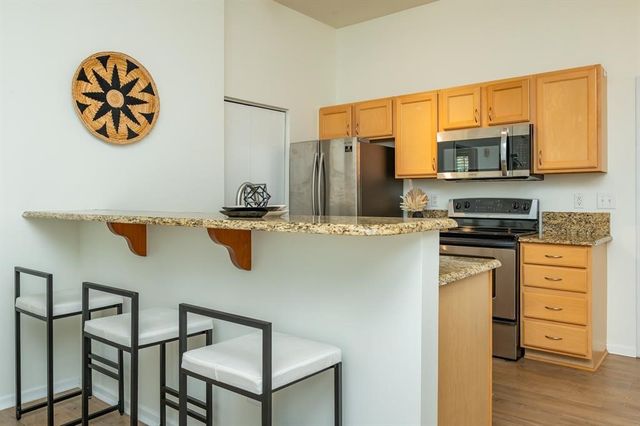 400 E Locust Street 207, Des Moines, IA 50309