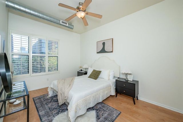 400 E Locust Street 207, Des Moines, IA 50309