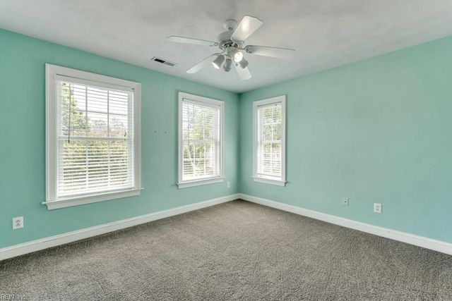 1332 Club House DR, Chesapeake, VA 23322
