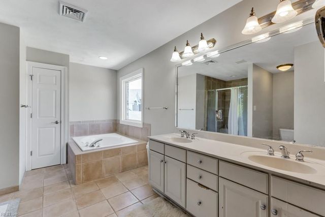 1332 Club House DR, Chesapeake, VA 23322