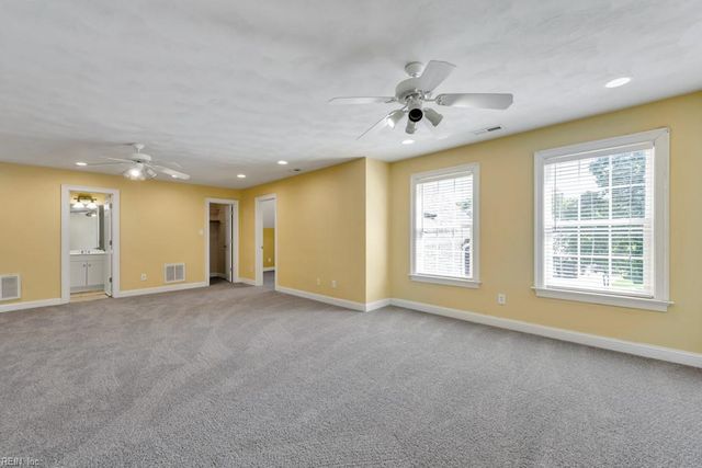 1332 Club House DR, Chesapeake, VA 23322