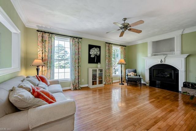 1332 Club House DR, Chesapeake, VA 23322