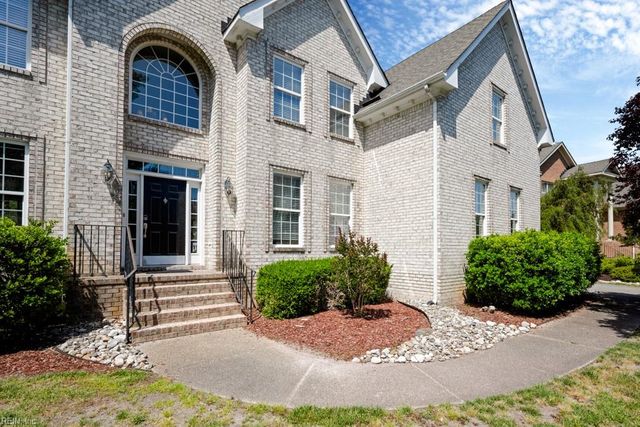 1332 Club House DR, Chesapeake, VA 23322
