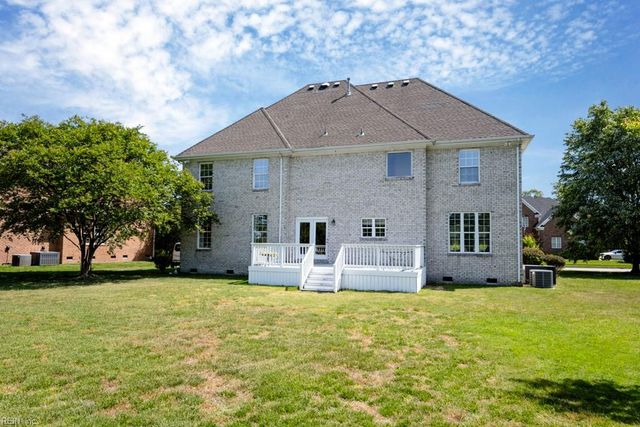 1332 Club House DR, Chesapeake, VA 23322