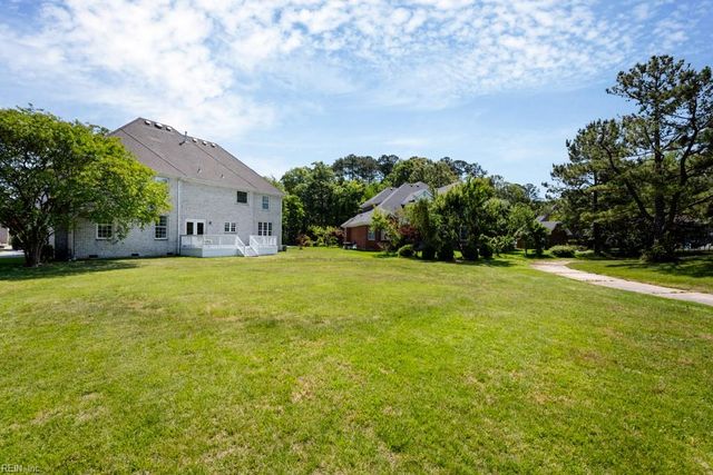 1332 Club House DR, Chesapeake, VA 23322