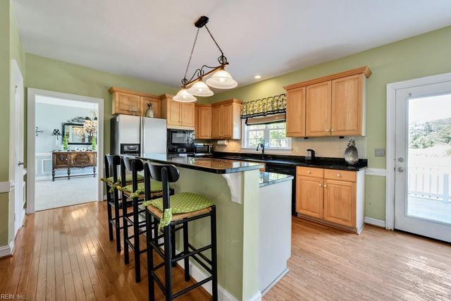 1332 Club House DR, Chesapeake, VA 23322