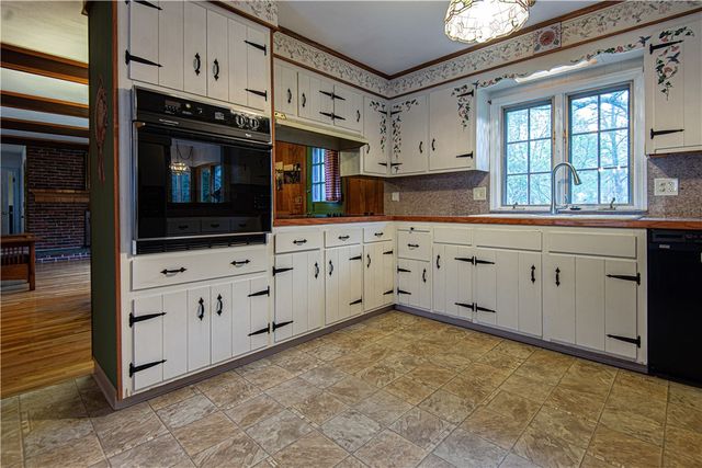 929 Greenville Avenue, Smithfield, RI 02828