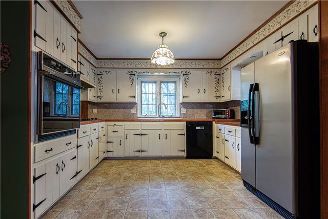 929 Greenville Avenue, Smithfield, RI 02828