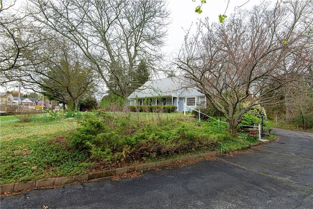 929 Greenville Avenue, Smithfield, RI 02828