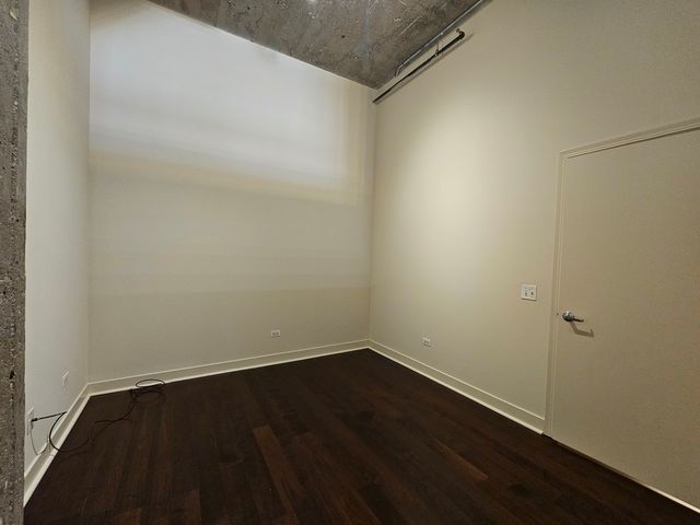 320 E 21st Street 404, Chicago, IL 60616