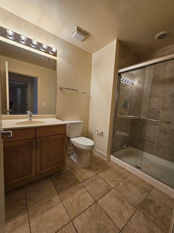 320 E 21st Street 404, Chicago, IL 60616