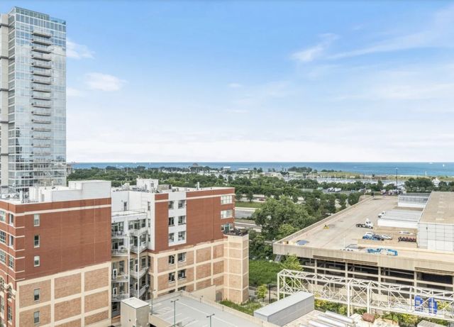 320 E 21st Street 404, Chicago, IL 60616