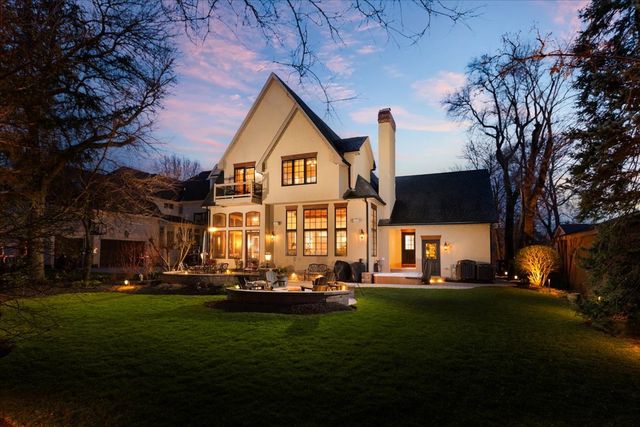 849 E Hillside Road, Naperville, IL 60540