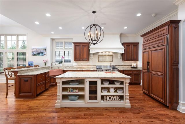 849 E Hillside Road, Naperville, IL 60540