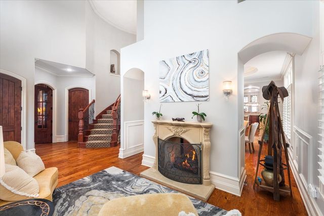 849 E Hillside Road, Naperville, IL 60540