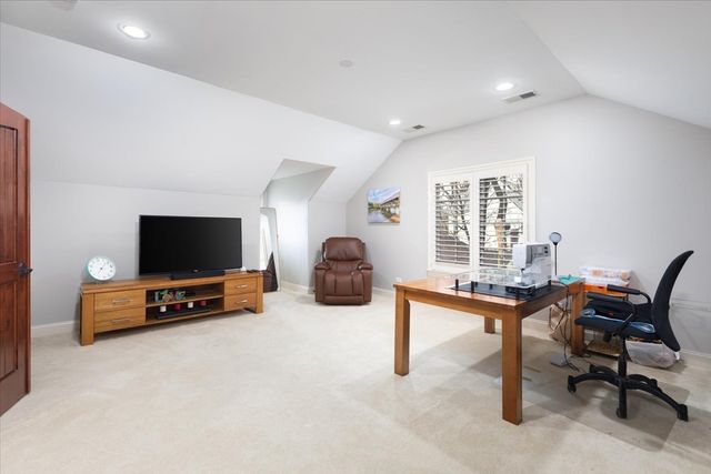 849 E Hillside Road, Naperville, IL 60540