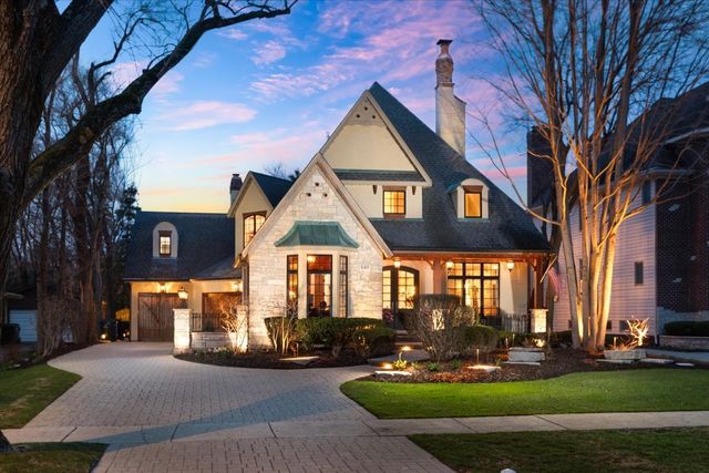 849 E Hillside Road, Naperville, IL 60540