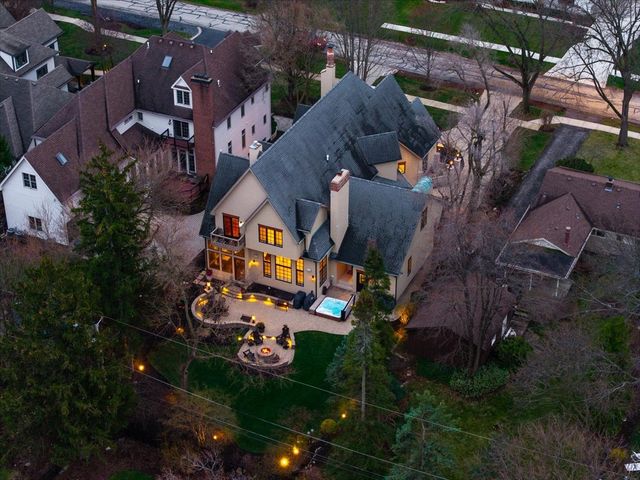849 E Hillside Road, Naperville, IL 60540