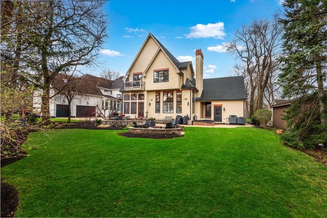 849 E Hillside Road, Naperville, IL 60540