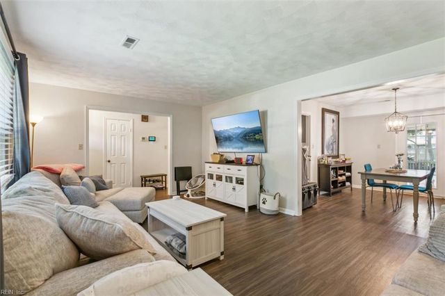 221 Commodore DR, Hampton, VA 23669