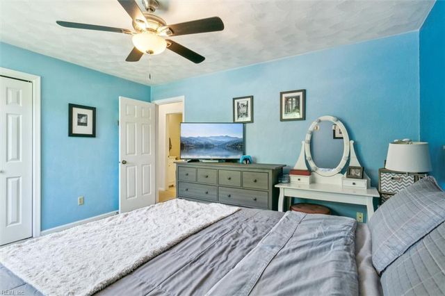 221 Commodore DR, Hampton, VA 23669