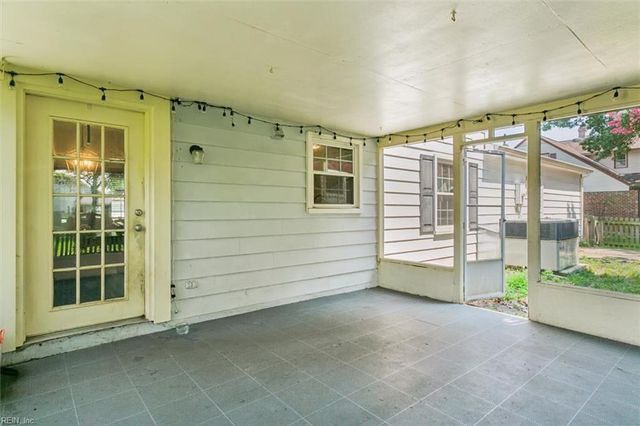 221 Commodore DR, Hampton, VA 23669