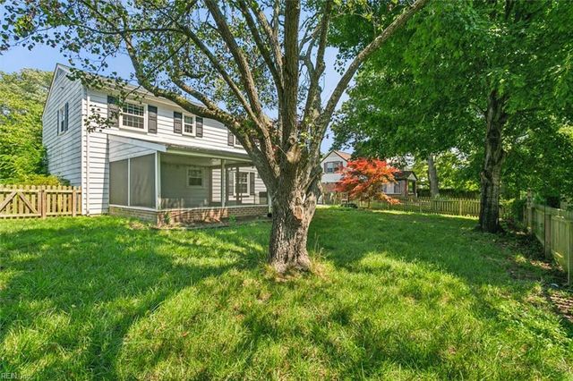 221 Commodore DR, Hampton, VA 23669