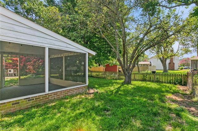 221 Commodore DR, Hampton, VA 23669