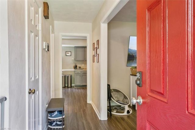 221 Commodore DR, Hampton, VA 23669