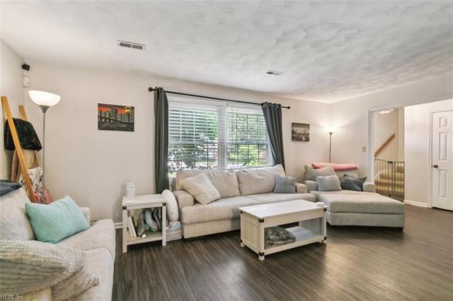 221 Commodore DR, Hampton, VA 23669