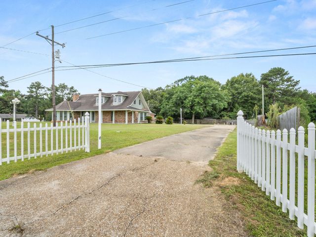 19458 Lake Charles, Deridder, LA 70634