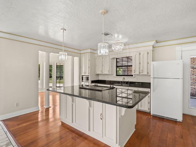 19458 Lake Charles, Deridder, LA 70634