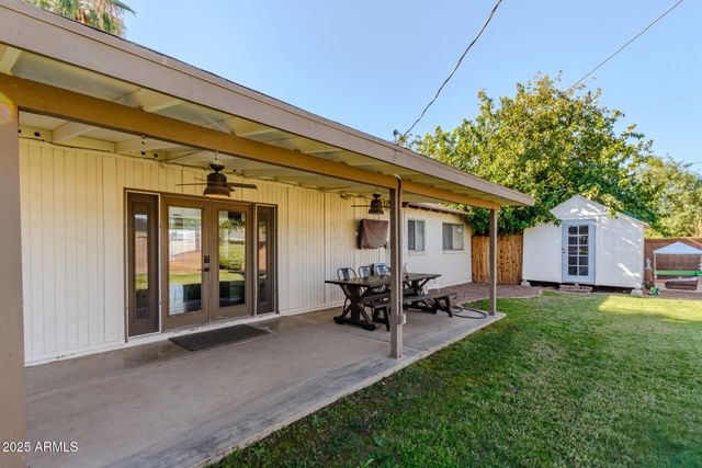 8602 E CAMBRIDGE Avenue, Scottsdale, AZ 85257