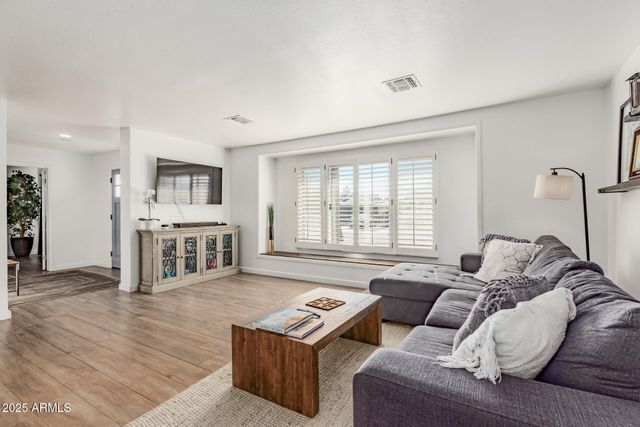 8602 E CAMBRIDGE Avenue, Scottsdale, AZ 85257