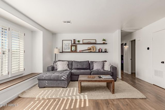 8602 E CAMBRIDGE Avenue, Scottsdale, AZ 85257