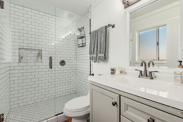 8602 E CAMBRIDGE Avenue, Scottsdale, AZ 85257