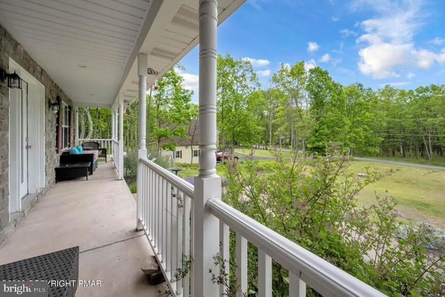 194 TUMBLEWEED DR, Effort, PA 18330