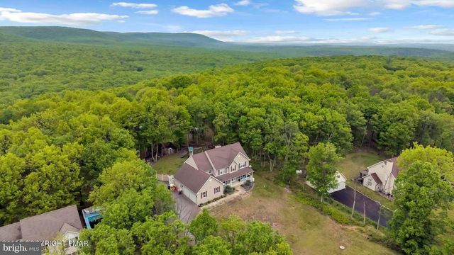 194 TUMBLEWEED DR, Effort, PA 18330