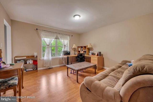 194 TUMBLEWEED DR, Effort, PA 18330