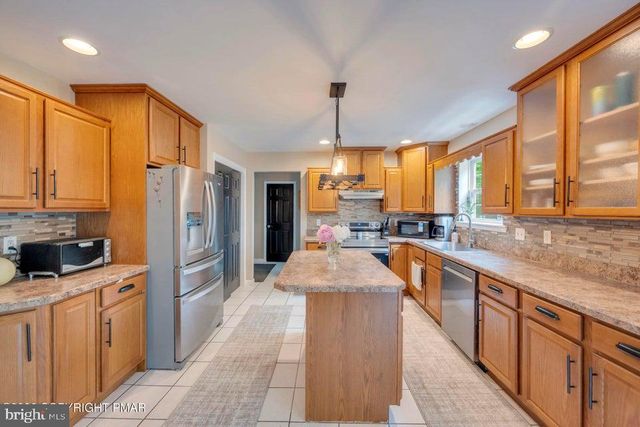 194 TUMBLEWEED DR, Effort, PA 18330