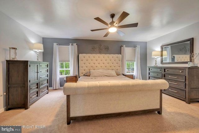 194 TUMBLEWEED DR, Effort, PA 18330