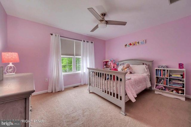 194 TUMBLEWEED DR, Effort, PA 18330